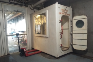 Airlock for SAM, basement of Biosphere 2