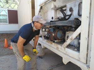 Fridge removal from the 40 footer at SAM, Biosphere 2