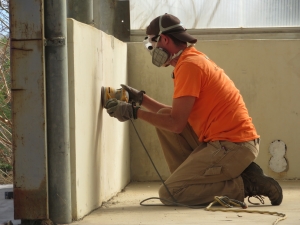 Matthias Beach repairing the Mars yard walls at SAM, Biosphere 2