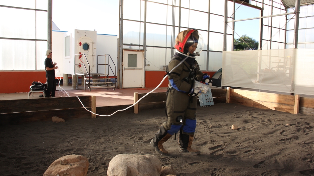 Sahda Haroon conducting an EVA at SAM, Biosphere 2