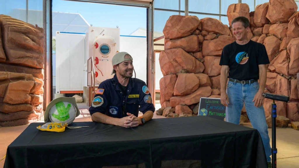 Matthias Beach and Kai Staats at SAM following a 2-weeks solo mission, October, 2025